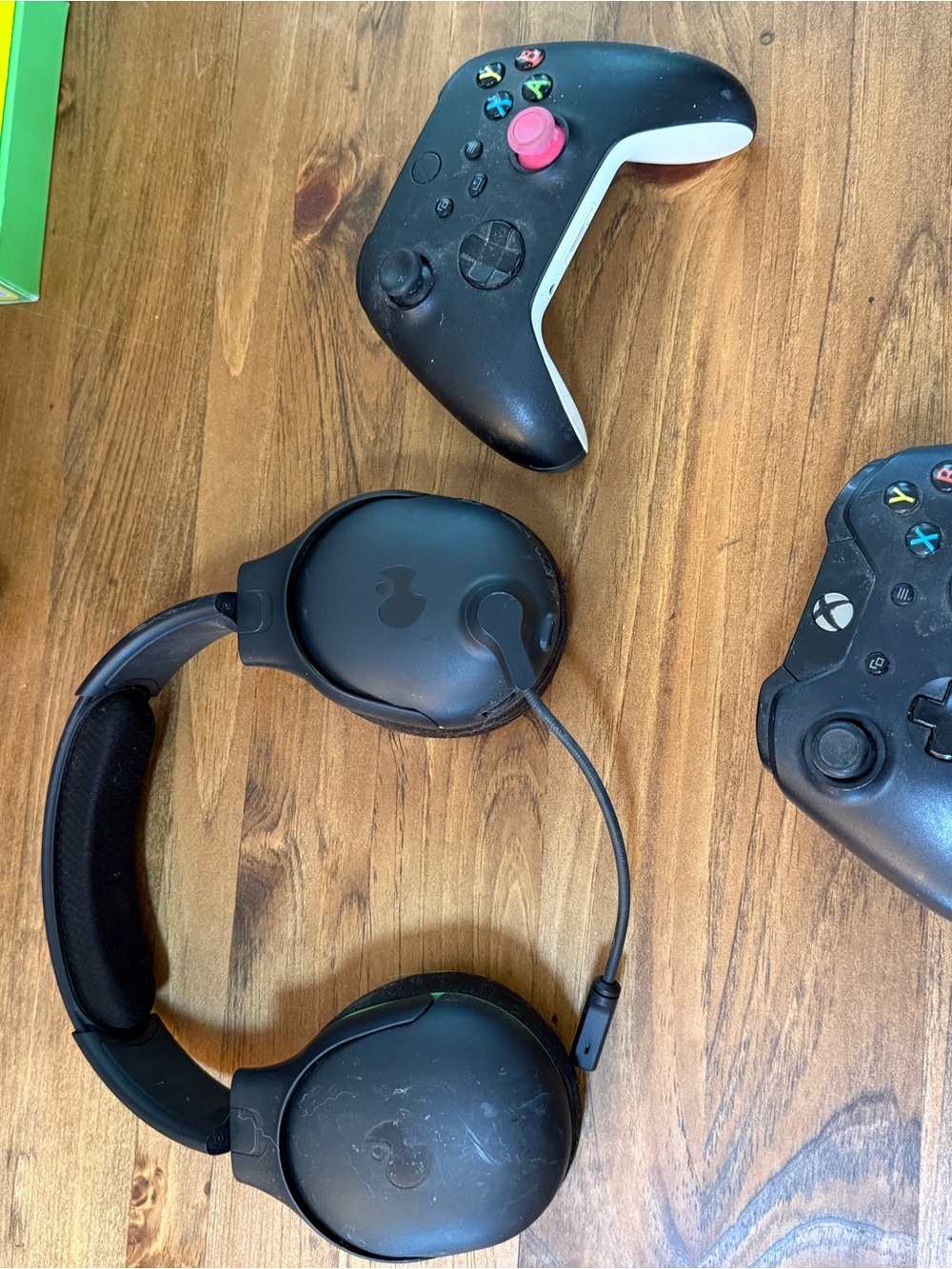 Black Headset for Gaming & (2) XBOX controllers